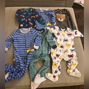 6 pair of  Carters 24 month blanket sleeper pajamas